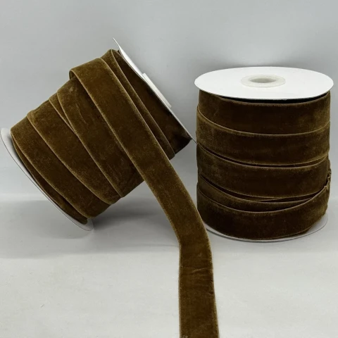 Оксамитова стрічка