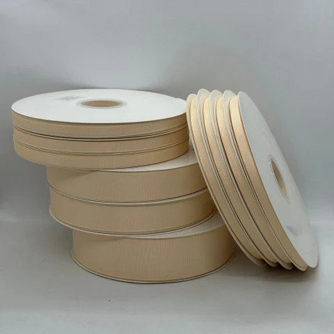 Лента репс 2,5 см (100 ярдов/91 м.), 1181 світлий бежевий