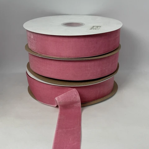 Оксамитова стрічка 3.8 см (25 ярдів/22,75 м.), 75 рожевий