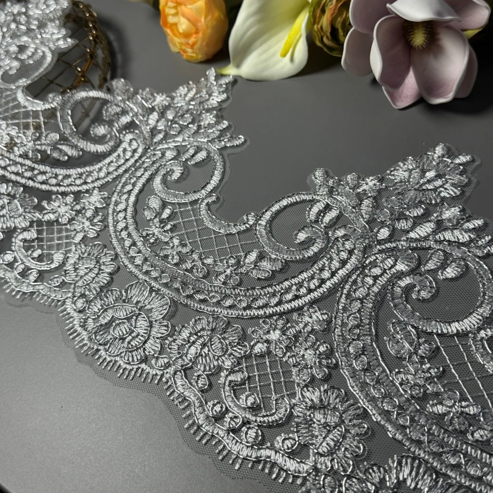 Кружево с кордовой нитью и люрекс «Лавандовая мечта» 17 см (1 метр), срібло/теплий білий