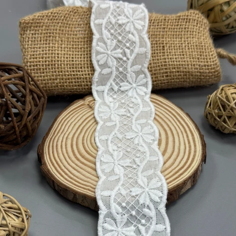 3D Кружевная оторочка Лотос 4,5 см (1 метр), білий