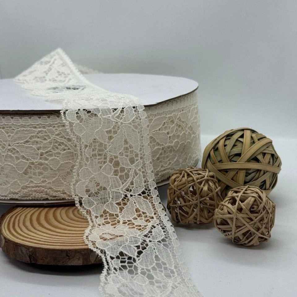 Кружево полиэстер цветное «Цветок соблазна» 6 см (1 м.), 18 молочний