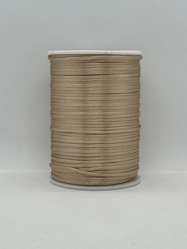 Шнур атласный корсетный 2.3 мм (100 ярдов/91,44 м.), 18 бежевий