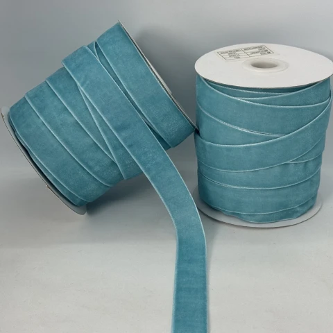 Оксамитова стрічка 2 см (25 ярдів/22,75 м.), 46 світлий бірюза