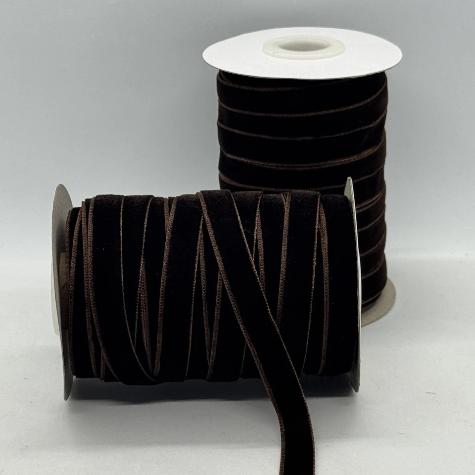 Бархатная лента 1 см (25 ярдов/22,75 м.), 70 темний коричневий