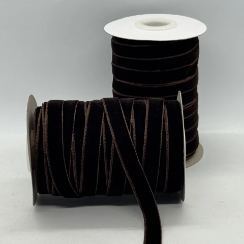 Бархатная лента 1 см (25 ярдов/22,75 м.), 70 темний коричневий
