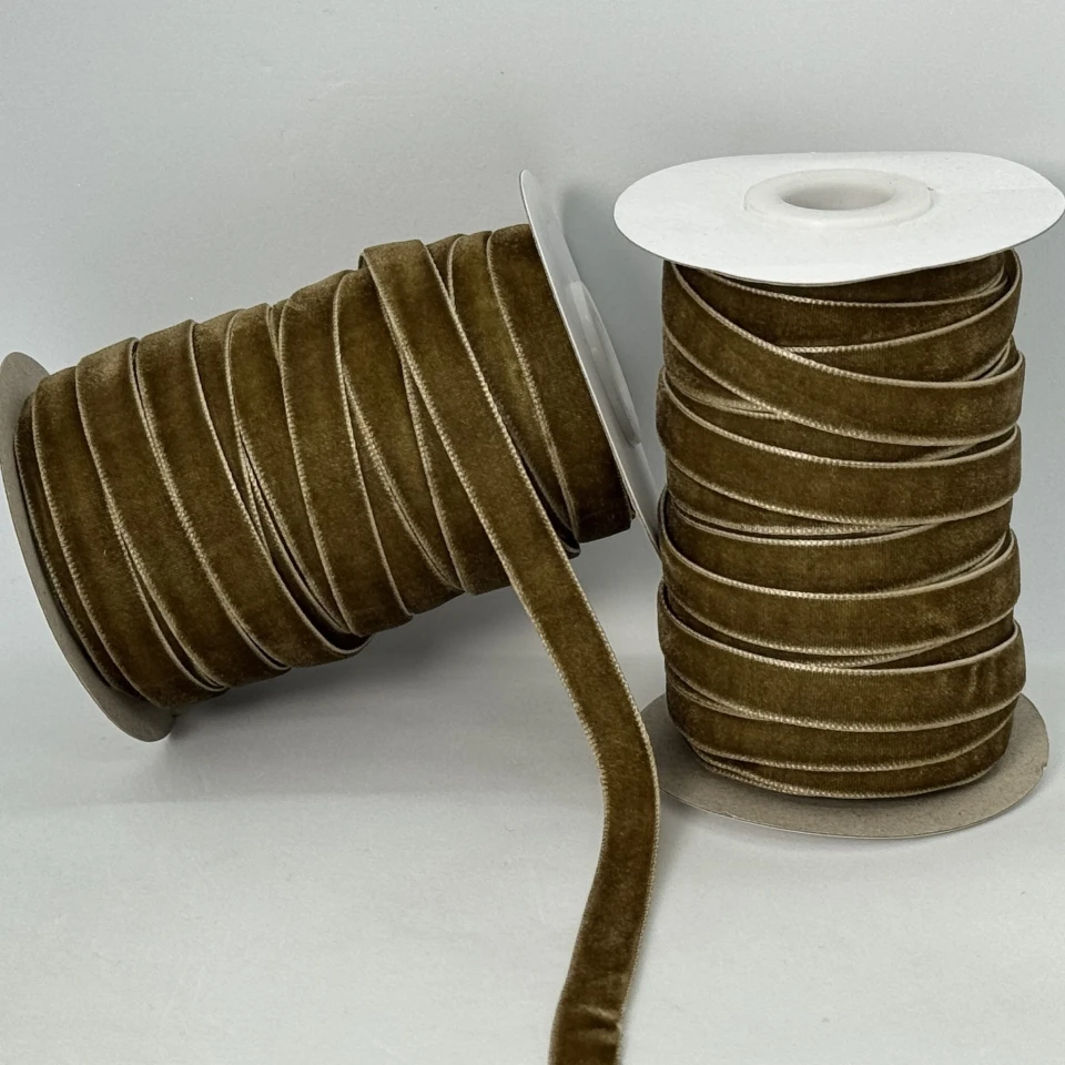 Бархатная лента 1 см (25 ярдов/22,75 м.), 61 бежевий