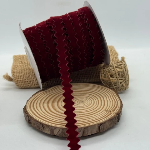 В’юнчик оксамитовий (25 ярдів/ 22,75 м.), 95 бордо