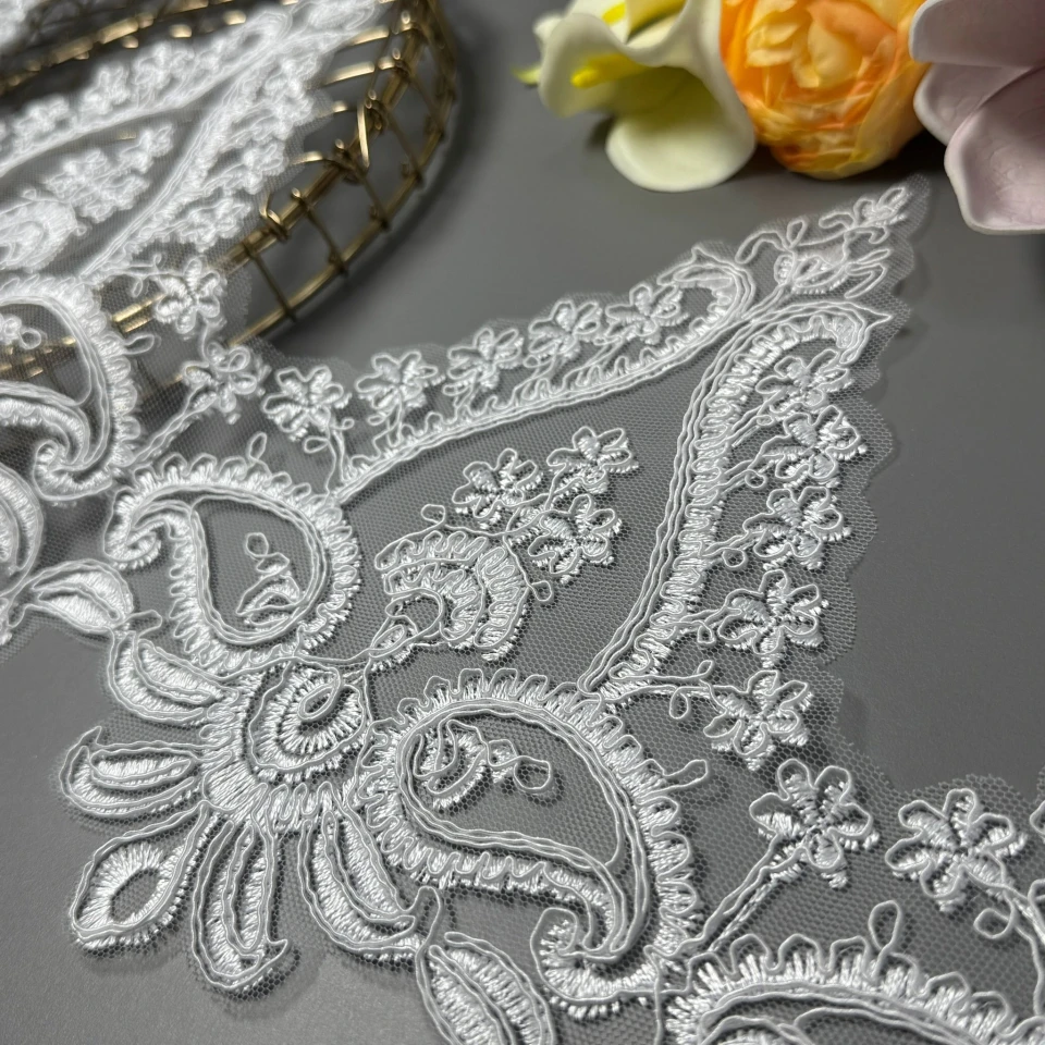 Мережево з кордовую ниткою «Оливкова гілка» 22 см (1 метр), білий