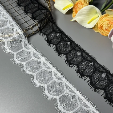 Мереживо французьке «Шовкова тиша» 6 см. (купон 3 м.), теплий білий