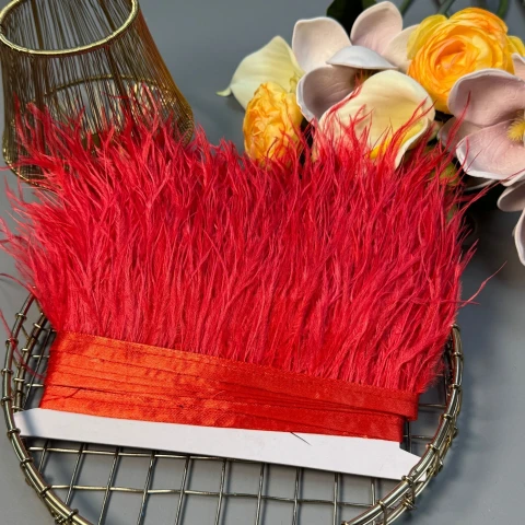 Натуральное перо на тесьме 7-10 см (1 метр), 40 червоний