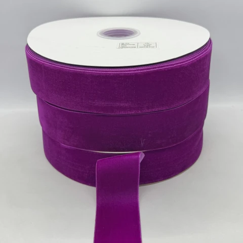 Оксамитова стрічка 3.8 см (25 ярдів/22,75 м.), 15 бузковий