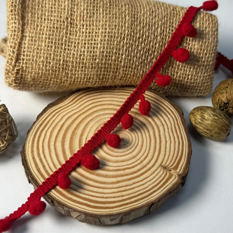 Тесьма с помпонами (20 ярдов/18,28 м.), 33 бордовий