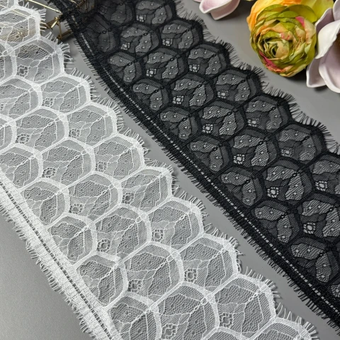 Кружево французское «Тень Эйфелевой башни» 12 см. (купон 3 м.), теплий білий