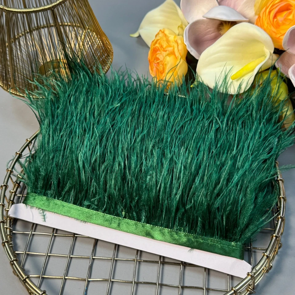 Натуральне пір'я на тасьмі  7-10 см (1 метр), 93 темний зелений