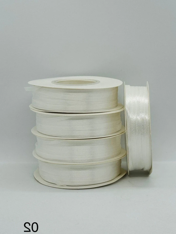 Атласна стрічка 0.3 см (91 м.), айворі (white)