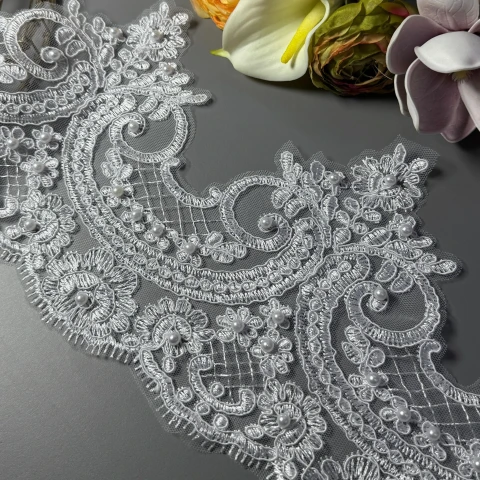 Кружево с кордовой нитью «Лавандовая мечта» + жемчуг 17 см (1 метр), білий