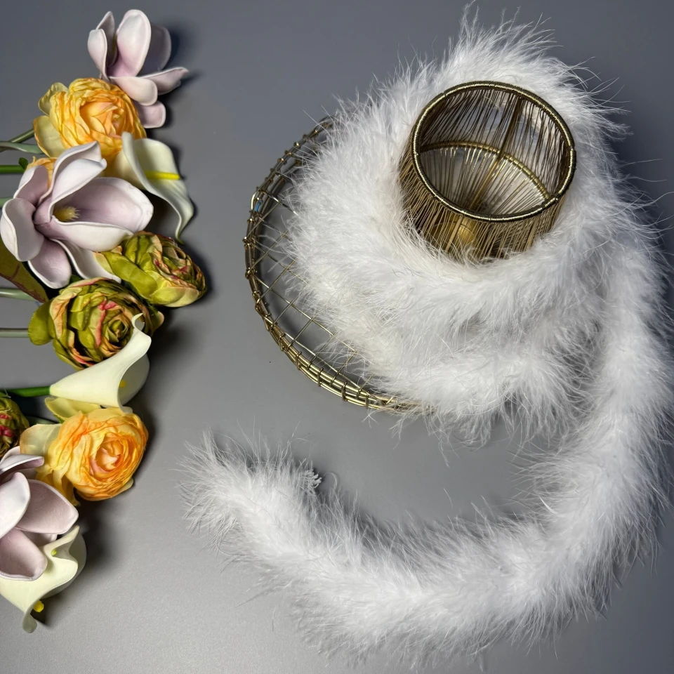 Натуральне пір'я боа 12 гр. (2 метра), 35 білий