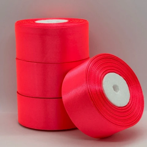 Атласна стрічка 4 см (33 м.), 14 неон рожевий