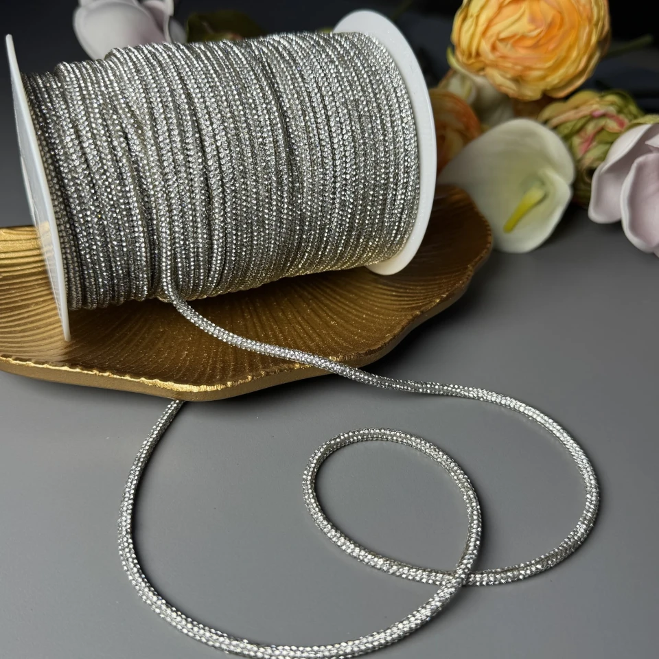 Стразовий шнур 3.5 мм 6 рядов (1 м), срібло WHITE