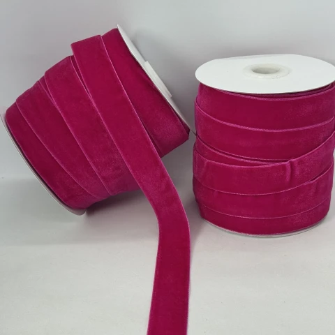 Оксамитова стрічка 2 см (25 ярдів/22,75 м.), 29 темний малиновий