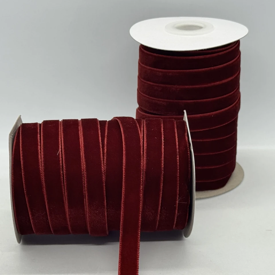 Оксамитова стрічка 1 см (25 ярдів/22,75 м.), 43 бордовий