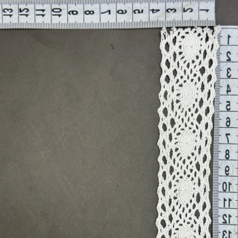 Кружевное макраме "Теплый крем" 4 см (1 м.), молочний