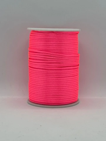 Шнур атласный корсетный 2.3 мм (100 ярдов/91,44 м.), 26 неон рожевий
