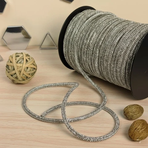 Стразовый шнур 6 мм 8 рядов (50 м), срібло