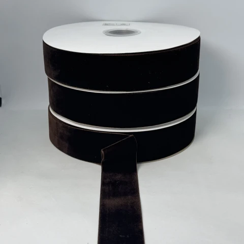 Бархатная лента 3.8 см (25 ярдов/22,75 м.), 70 темний коричневий