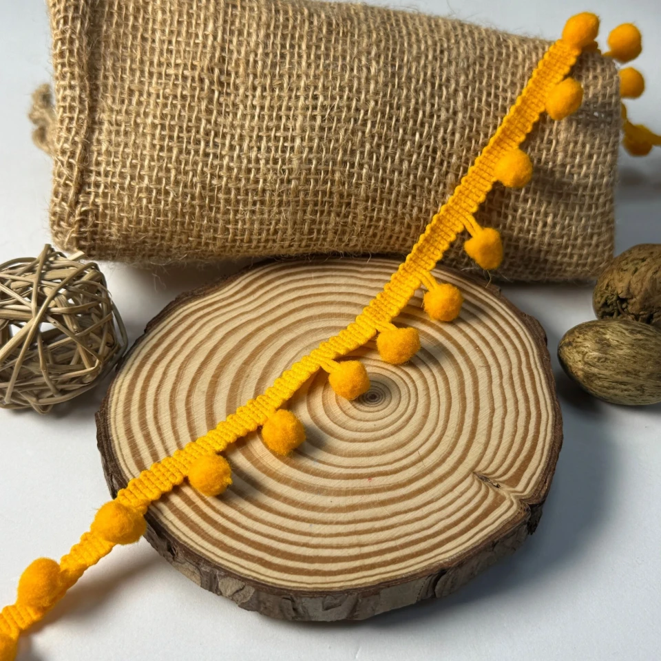 Тесьма с помпонами (20 ярдов/18,28 м.), 17 жовтий