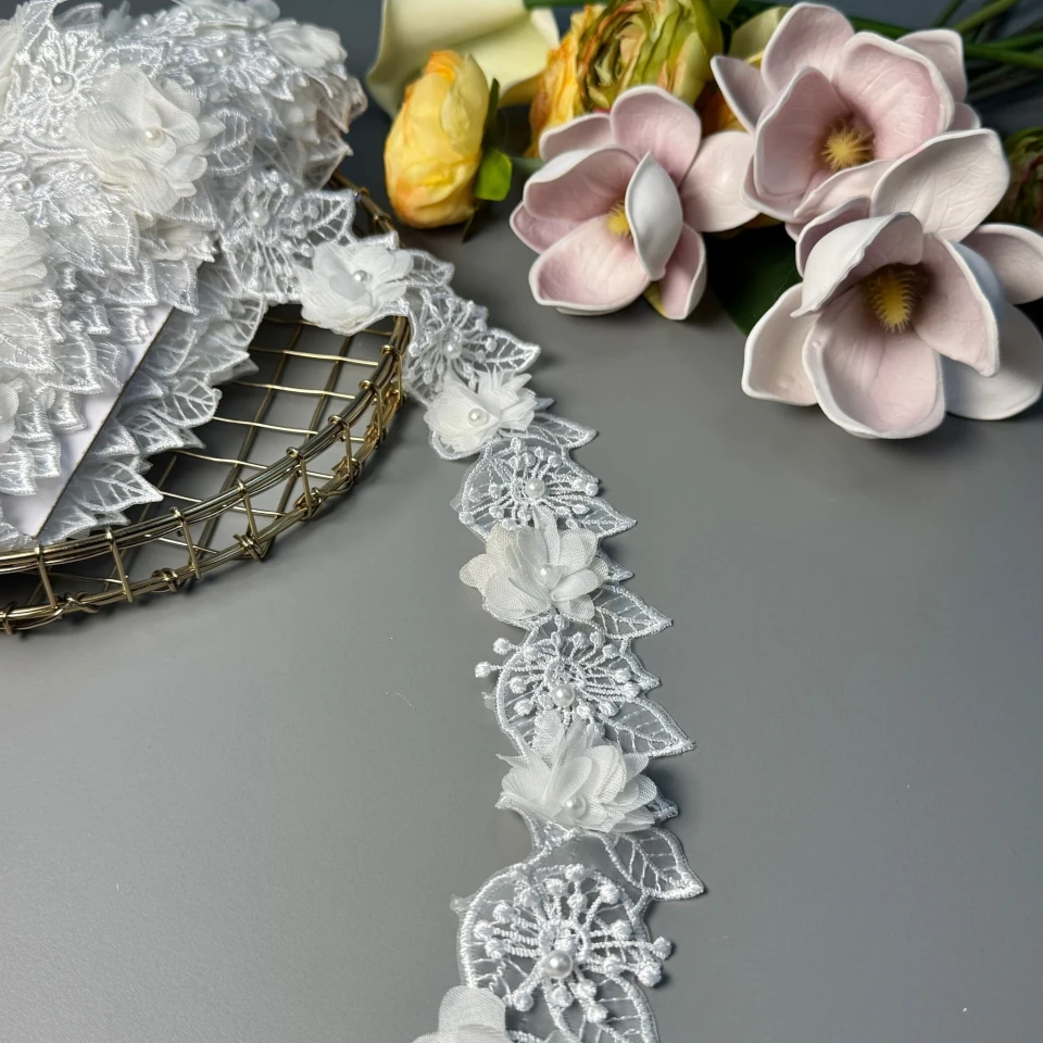 Нежный цветочный орнамент с 3D эффектом 5 см (1м), білий