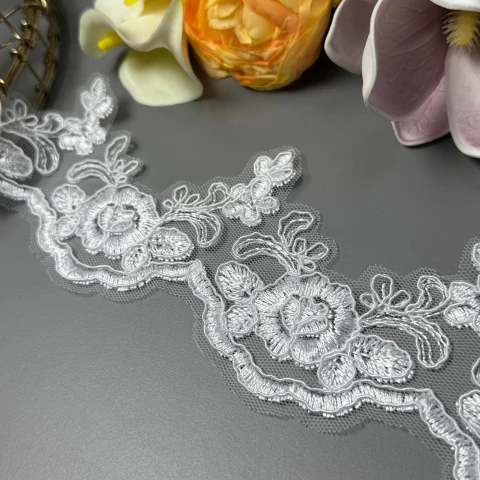 Мережево з кордовую ниткою «Літній букет» 8 см (16 ярд/14.6 м.), білий