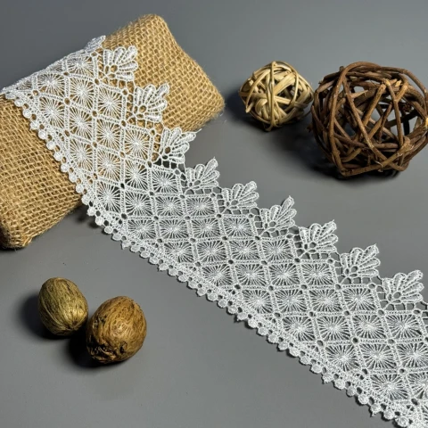 Мереживо поліестер "Білий політ" 9 см.(1 м.), молочний (19.5 метрів)