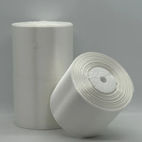 Атласна стрічка 7.5 см (33 м.), айворі