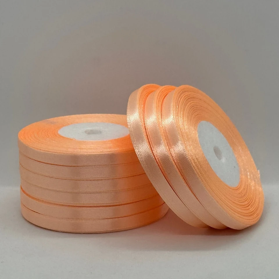 Атласная лента 0.6 см (33 м.), 07 крем