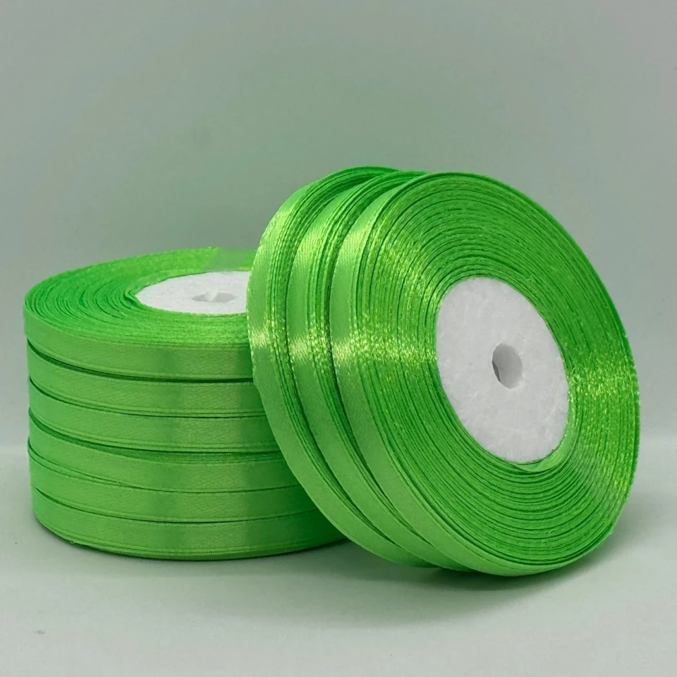 Атласная лента 0.6 см (33 м.), 52 яскраво зелений