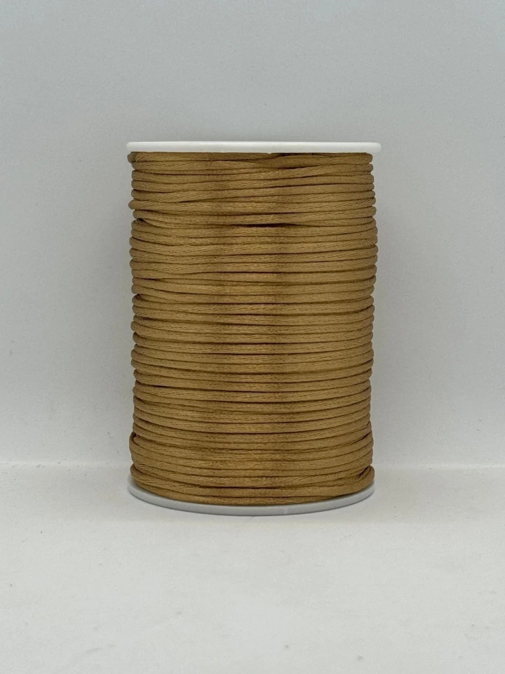 Шнур атласный корсетный 2.3 мм (100 ярдов/91,44 м.), 77 світло коричневий