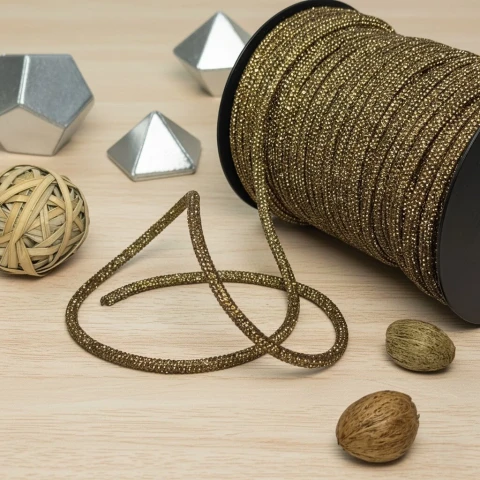 Стразовый шнур 6 мм 8 рядов (50 м), золото