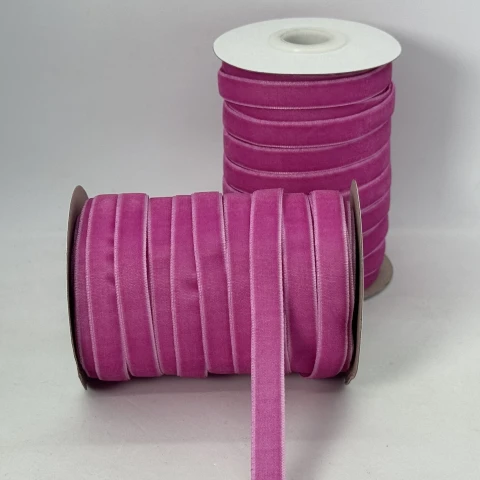 Бархатная лента 1 см (25 ярдов/22,75 м.), 82 малиновий