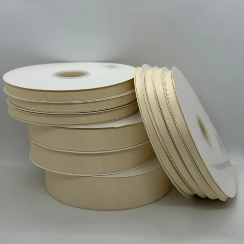 Лента репс 0.65 см (100 ярдов/91 м.), 1009 молочний