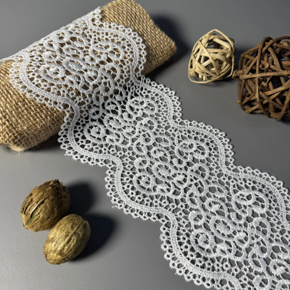 Кружево полиэстер "Кремовая линия" 11 см.(1 м.), молочний (20 метрів)