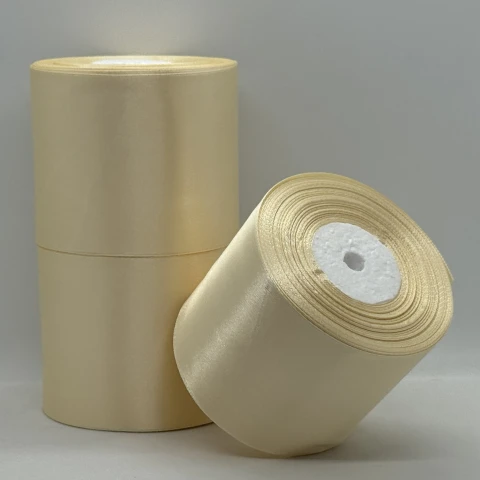 Атласна стрічка 7.5 см (33 м.), 02 темний молочний