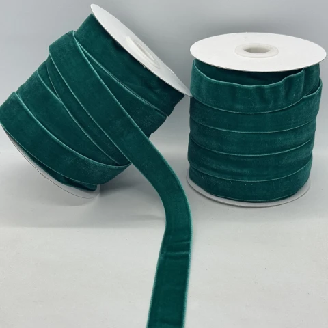 Оксамитова стрічка 2 см (25 ярдів/22,75 м.), 92 морхвиля