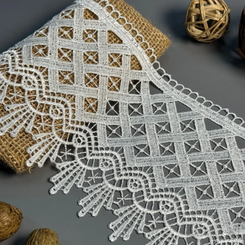 Кружево полиэстер "Белый шелк" 13,5 см. (1 м.), молочний