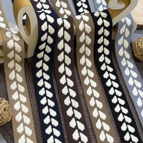 Лампас трикотажный Сердечки 3.5 см (1 м), C:1 світло бежевий