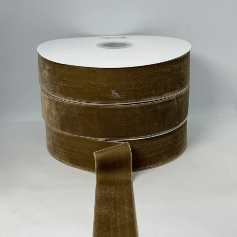 Бархатная лента 3.8 см (25 ярдов/22,75 м.), 61 бежевий