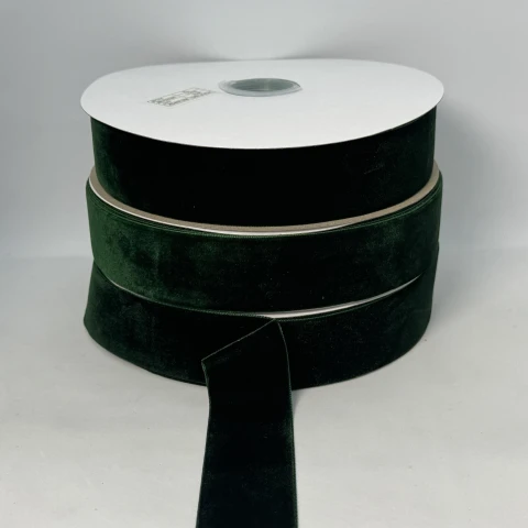Оксамитова стрічка 3.8 см (25 ярдів/22,75 м.), 93 темний зелений