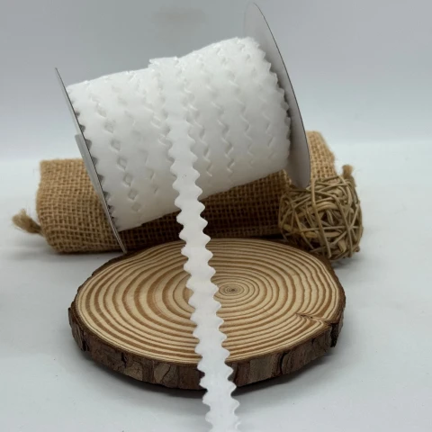 В’юнчик оксамитовий (25 ярдів/ 22,75 м.), 01 білий