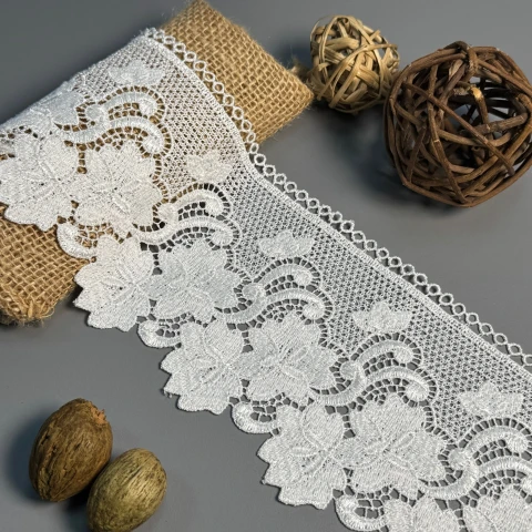 Кружевное полиэстер "Сияние розы" 10,5 см. (1 м.), молочний